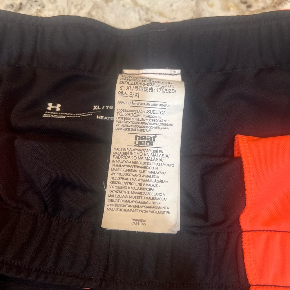 Under Armour Women's Black and Orange Shorts size XL - Picture 2 of 8